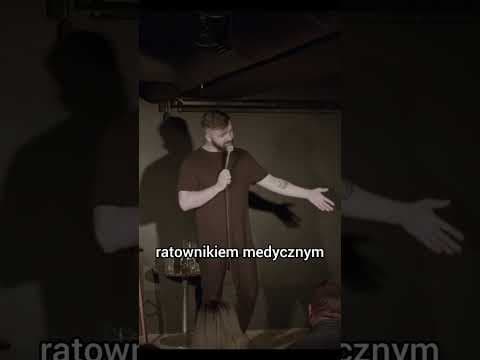 śmieszny typ nawet