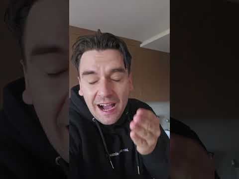Piotr Latała - Stand-up Short (94s)