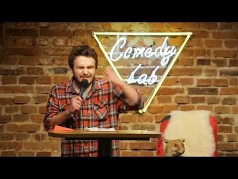 Cezary Ponttefski - występ na Leniwym Roaście szkolnym [napisy]