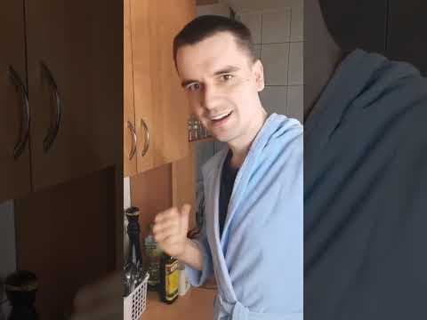 Piotr Latała - Stand-up Short (51s)