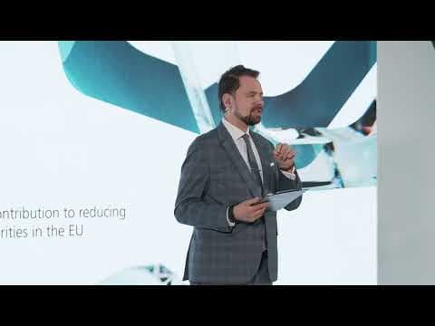 Krzysztof Łobodziński - emcee - moderator - clip