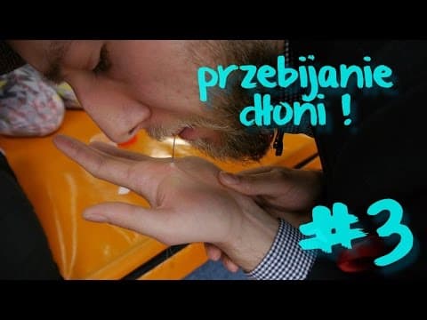 Wziął igłę i przebił dłoń na wylot!