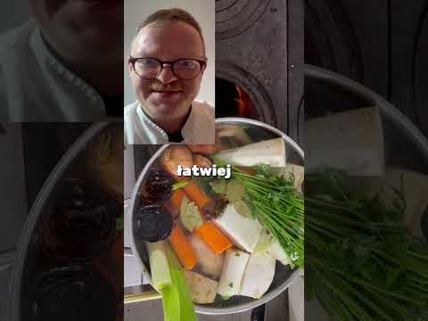 Czemu palimy cebulę do rosołu?