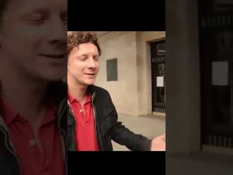 Kibol teatralny. Zapraszam, żeby mnie ocenić w najbliższym czasie na scenie. I Pana Wojtka zawsze.