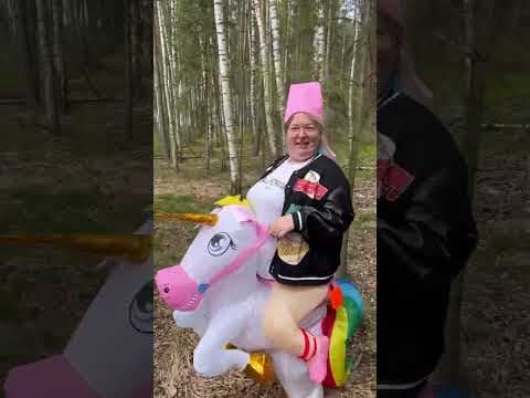 Matka na JEDNOROŻCUczy Szkocja to wytrzyma?