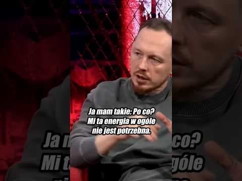 DYSTANS DO POLITYKI