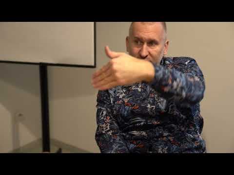 Pozorowana dokumentacja przygotowań do nagrania programu stand-up "Jak upozorować własne życie".