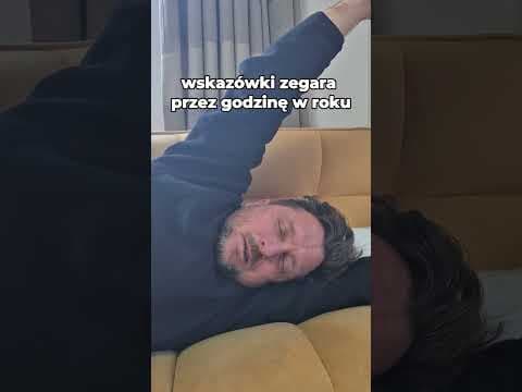 wskazówki zegara przez godzinę w roku