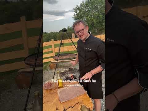 Wiralowy kebab z ogniska