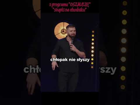 słupki na chodniku