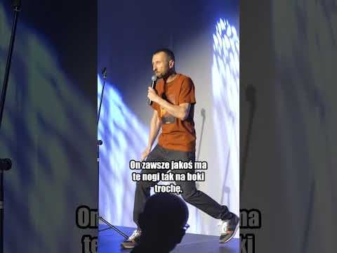 JAK CHODZI PIES