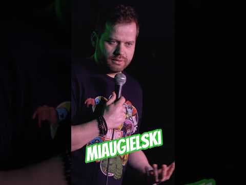 Mój kot uczy się języków ⬛