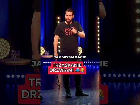 TRZASKANIE DRZWIAMI
