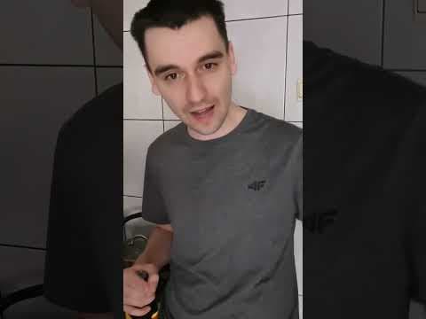 Piotr Latała - Stand-up Short (30s)